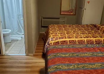 Ranch motel hotel thumbnail 3