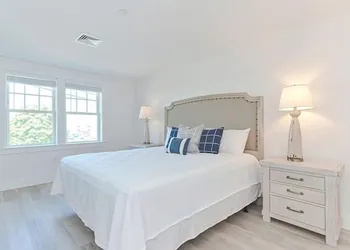 Harbourtown Suites hotel thumbnail 6
