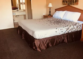 Hallmark Inn and Suites hotel thumbnail 4
