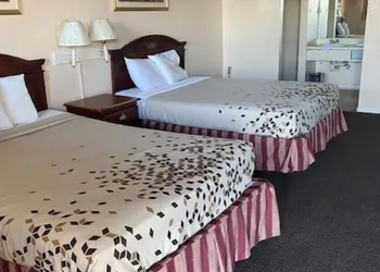 Hallmark Inn and Suites hotel thumbnail 7
