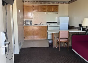 Hallmark Inn and Suites hotel thumbnail 8