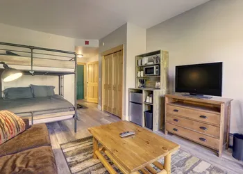 Modern Hotel Room in Center Village - TM225A by Redawning hotel thumbnail 2