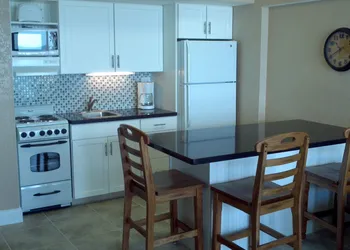 Hawaiian Inn Beach Resort hotel thumbnail 7