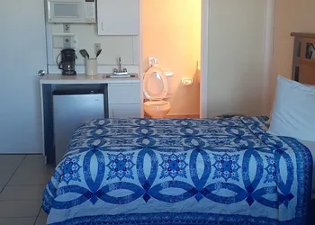 Hawaiian Inn Beach Resort hotel thumbnail 8