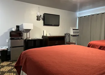 Midway Motel hotel thumbnail 8