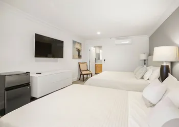 Hotel Huntington hotel thumbnail 7