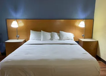 Motel 6 Savannah, GA- Gateway & I-95 hotel thumbnail 4