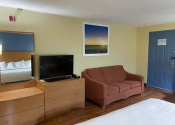 Motel 6 Savannah, GA- Gateway & I-95 hotel thumbnail 6