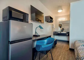 Studio 6 Albuquerque, NM – Midtown hotel thumbnail 4