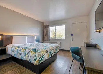 Studio 6 Albuquerque, NM – Midtown hotel thumbnail 5
