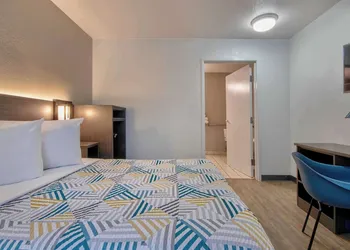 Studio 6 Albuquerque, NM – Midtown hotel thumbnail 6