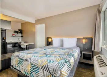 Studio 6 Albuquerque, NM – Midtown hotel thumbnail 8