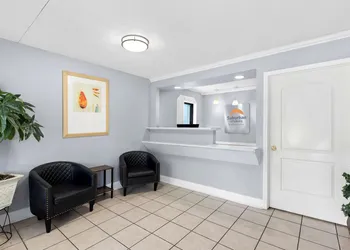 Suburban Studios Brunswick of I-95 hotel thumbnail 2