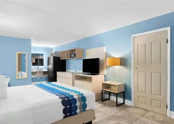 Suburban Studios Brunswick of I-95 hotel thumbnail 8