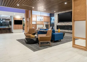 Fairfield Inn & Suites by Marriott Corinth South Denton Area hotel thumbnail 2