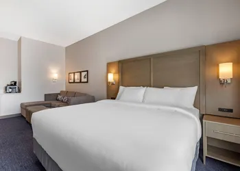Comfort Suites Scottsdale Talking Stick Entertainment District hotel thumbnail 8