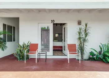 Float Palm Springs hotel thumbnail 4
