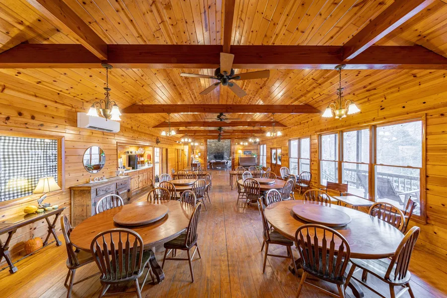 Mount Mitchell Eco Retreat hotel detail image 2