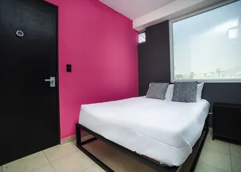 Adhoc Cintermex hotel thumbnail 8