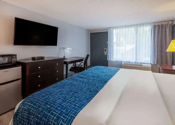 Travelodge By Wyndham Charles Town/Harpers Ferry hotel thumbnail 6