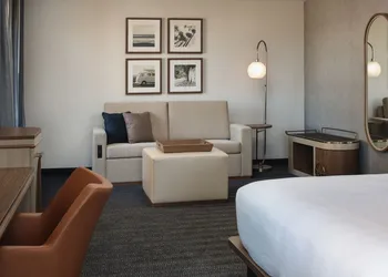 Courtyard by Marriott Santa Cruz hotel thumbnail 4