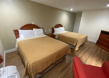 Royale Inn Motel hotel thumbnail 4