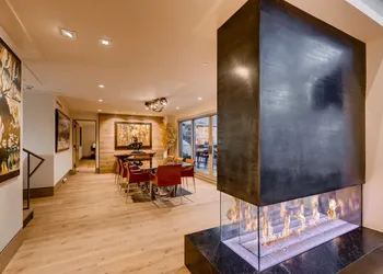 Red Lion Penthouse hotel thumbnail 4
