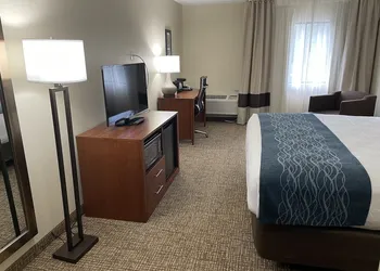 Comfort Inn & Suites Spring Lake - Fayetteville near Fort Bragg hotel thumbnail 8