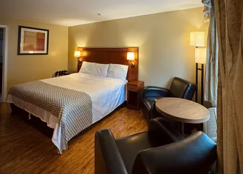 Coach House Inn hotel thumbnail 7