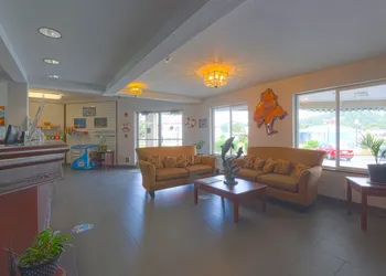 Siletz Bay Beachfront Hotel by OYO Lincoln City hotel thumbnail 2