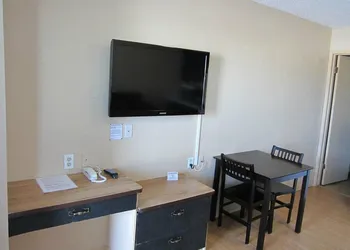 Kings Court Motel hotel thumbnail 2