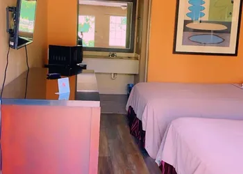 Jax Inn hotel thumbnail 5