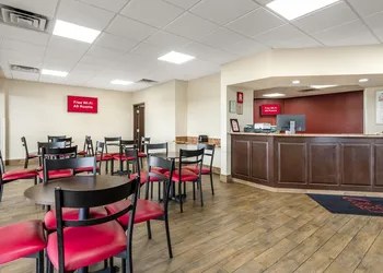 Red Roof Inn Staunton hotel thumbnail 3