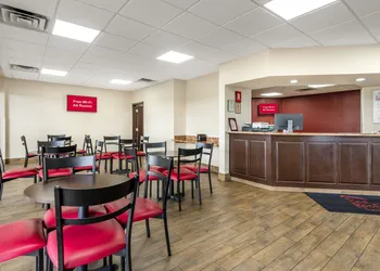 Red Roof Inn Staunton hotel thumbnail 3