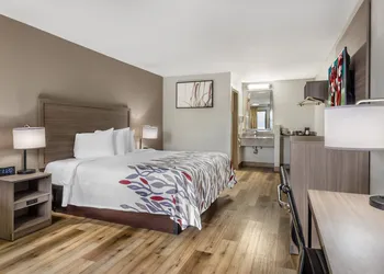 Red Roof Inn Staunton hotel thumbnail 7