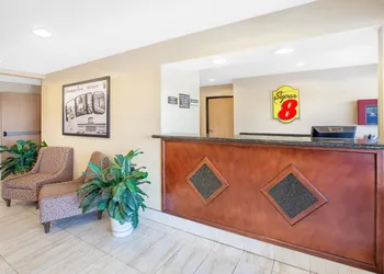 Super 8 by Wyndham Seville hotel thumbnail 2