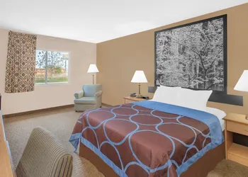 Super 8 by Wyndham Seville hotel thumbnail 4