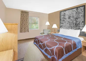 Super 8 by Wyndham Seville hotel thumbnail 5