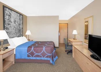 Super 8 by Wyndham Seville hotel thumbnail 7