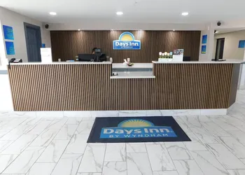 Days Inn by Wyndham Effingham hotel thumbnail 4