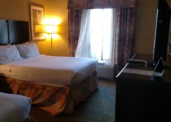 Holiday Inn Express Hotel & Suites PERRY by IHG hotel thumbnail 2