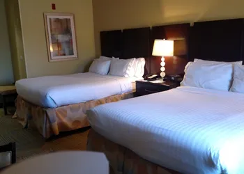 Holiday Inn Express Hotel & Suites PERRY by IHG hotel thumbnail 3