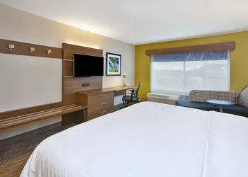 Holiday Inn Express Grand Rapids Airport North by IHG hotel thumbnail 5