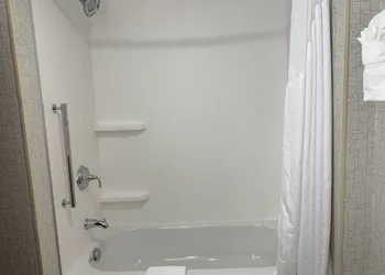 Holiday Inn Express Grand Rapids Airport North by IHG hotel thumbnail 6