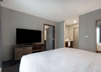 Homewood Suites by Hilton Oak Creek Milwaukee hotel thumbnail 8