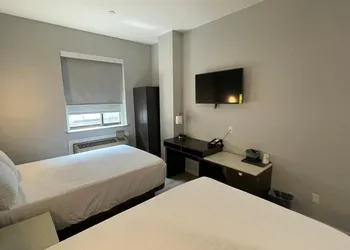 King Hotel Brooklyn Sunset Park hotel thumbnail 5