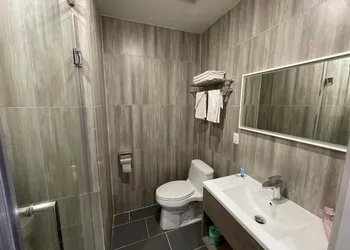 King Hotel Brooklyn Sunset Park hotel thumbnail 7
