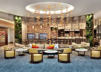 DoubleTree by Hilton Chicago - Magnificent Mile hotel thumbnail 2