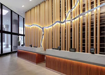 DoubleTree by Hilton Chicago - Magnificent Mile hotel thumbnail 8
