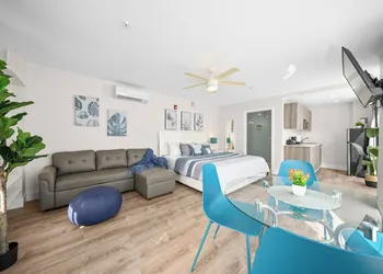 Samantha Apartments by Lowkl hotel thumbnail 3